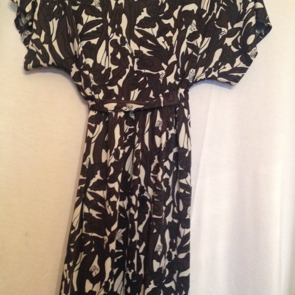Faux wrap dress - Picture 2 of 3